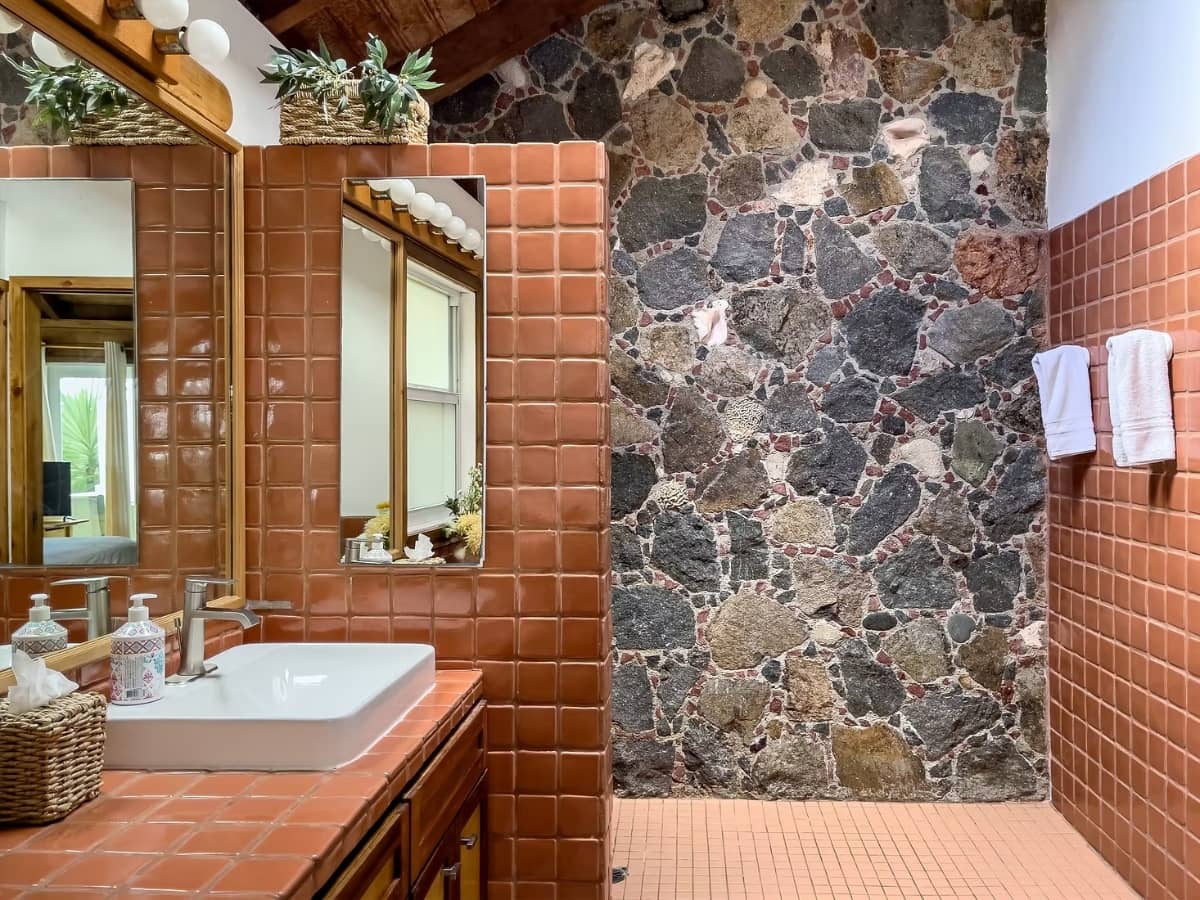 Andante By The Sea bathroom