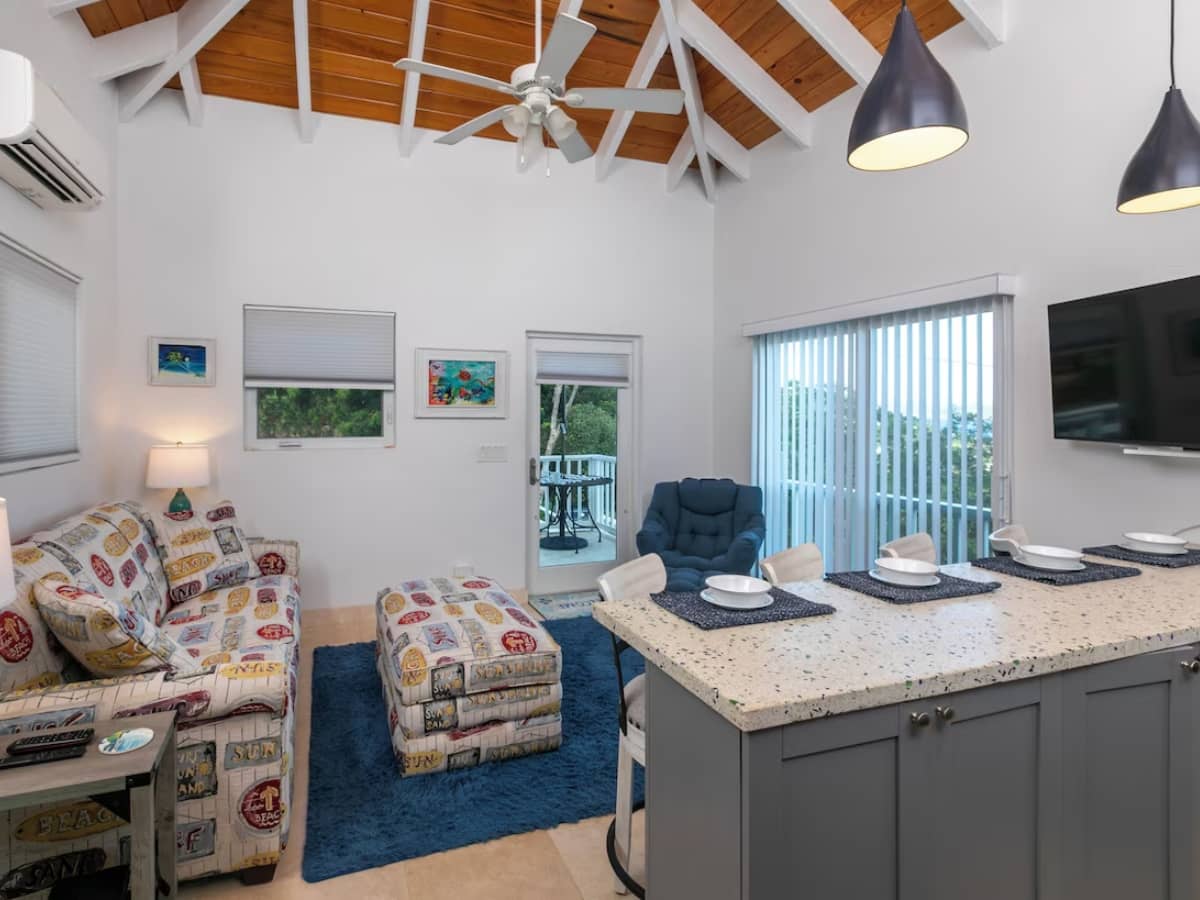 Anestasi Cottage living room