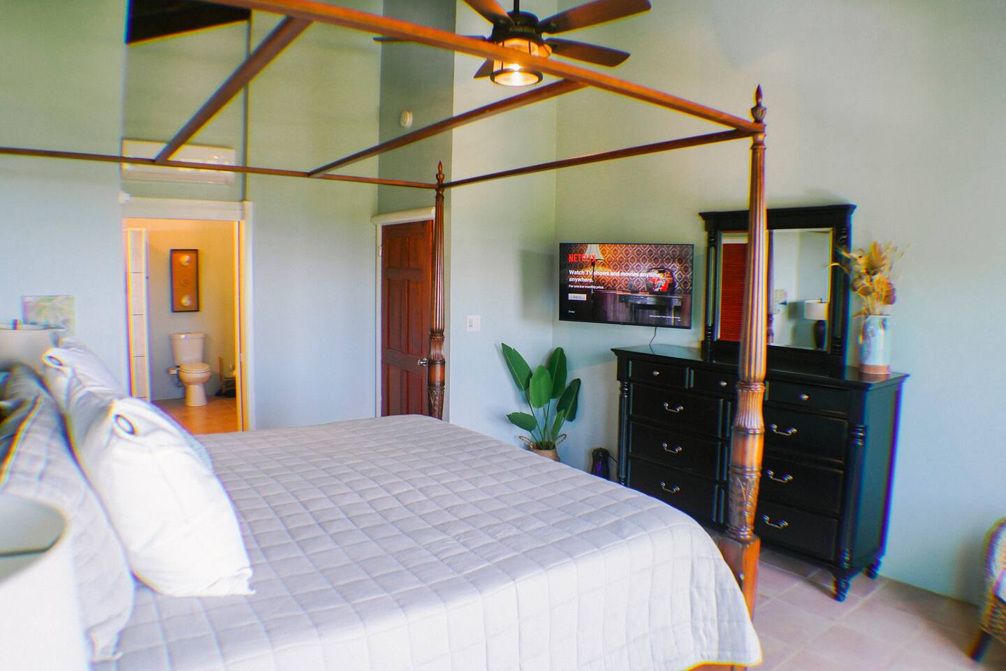 The Horizon Edge second bedroom
