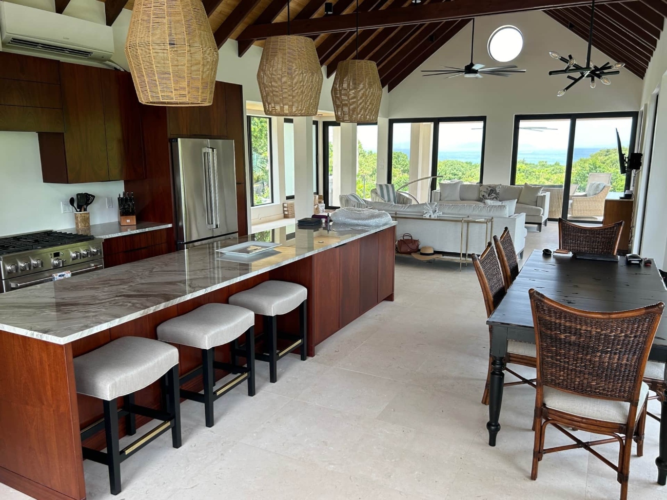 Serenity At Francis Bay living room